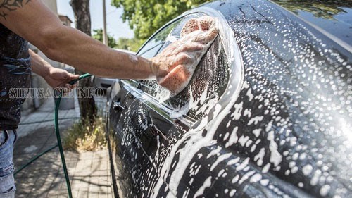 Bạn không nên rửa xe bằng nước rửa bát
